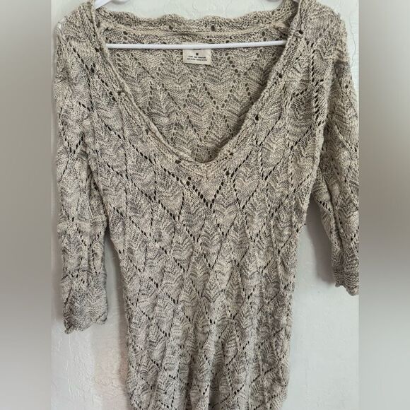 Pins and Needles Urban Outfitters Sz medium Sweater Beige Crochet 3/4 Slv V-Neck - Picture 2 of 4